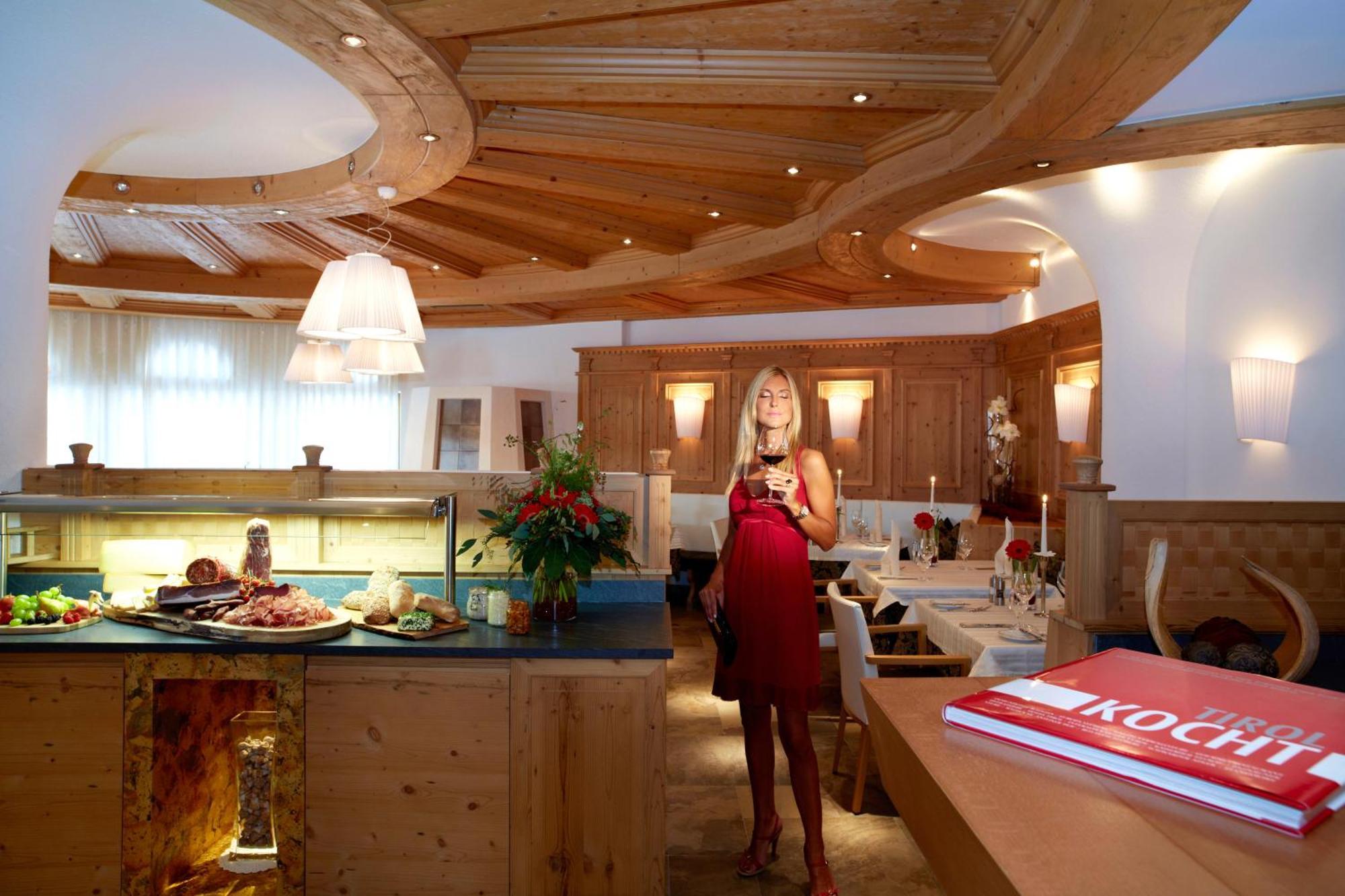 Hotel Tirol Ишгль Экстерьер фото